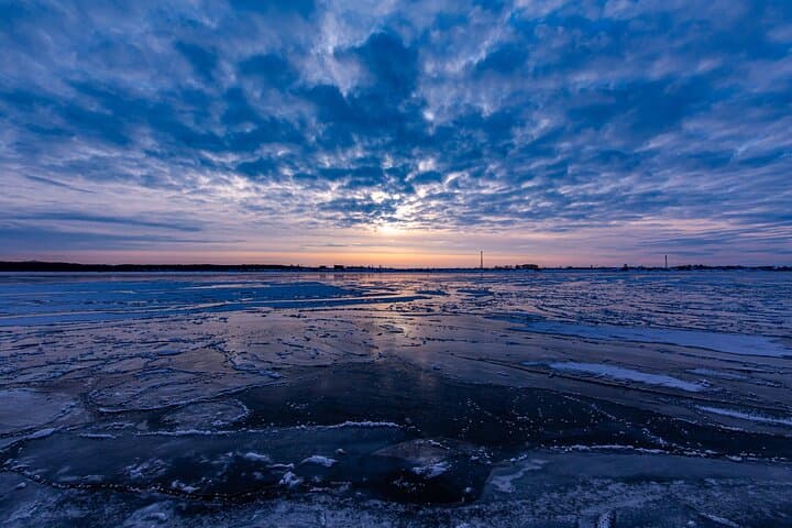 Winter Coastal Snowshoeing from Sapporo: Ishikari Beach Day Trip photo 2