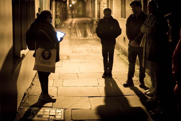 Haunted Oxford Walking Tour: Dark History & Ghost Stories
