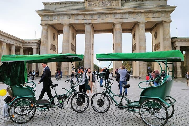 Berlin E‑Rickshaw Tours: Christmas Markets & Historical Highlights