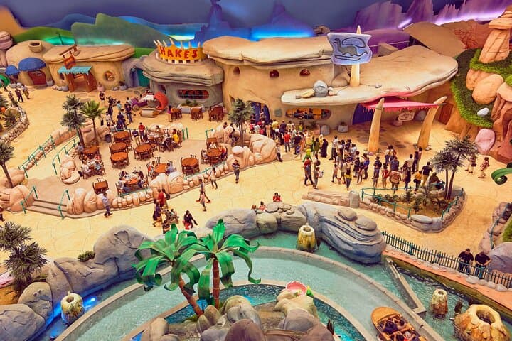 Inside Warner Bros. World Yas Island: Practical Guide to Abu Dhabi's Indoor Theme Park photo 2