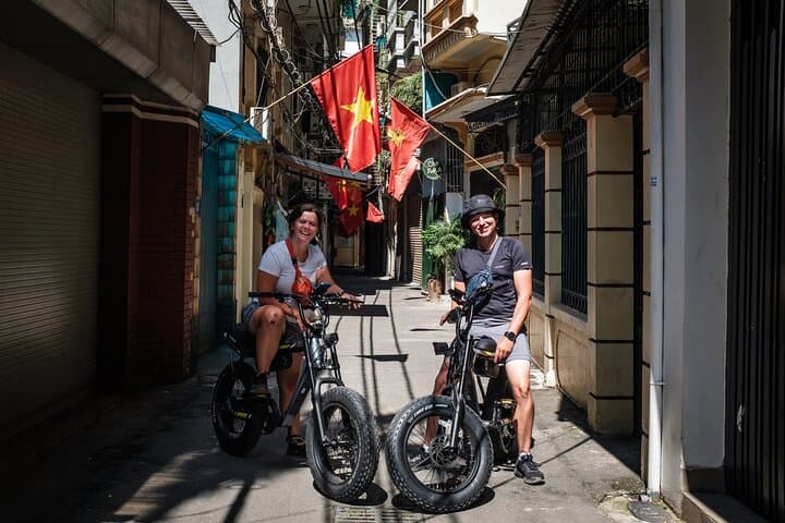 Hanoi Beyond the Landmarks: West Lake E-Bike Cultural Tour photo 5