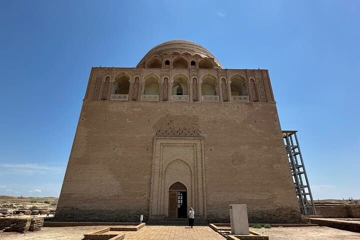 21-Day Central Asia Overland: Silk Road Cities, Mountains & Desert Craters photo 5