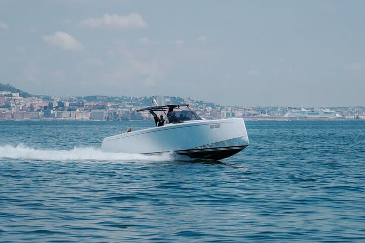 Private Capri Luxury Boat Tour — 7-Hour Capri, Amalfi & Positano Cruise photo 4