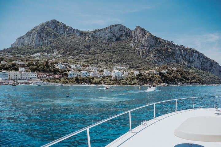 Private Capri Luxury Boat Tour — 7-Hour Capri, Amalfi & Positano Cruise photo 1