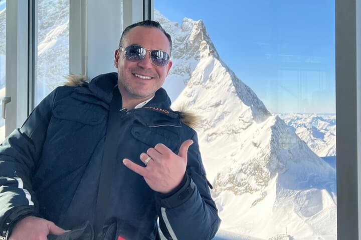 Jungfraujoch Top of Europe: Private Day Trip from Zurich to Glacier Views & Lauterbrunnen photo 2