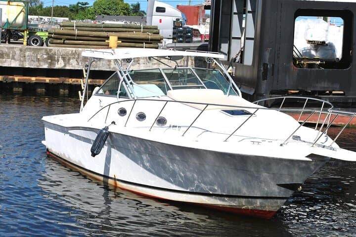 Miami Private 38' Express Cruiser Yacht Charter in Biscayne Bay photo 2