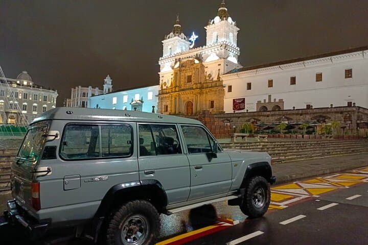 Quito Slow Travel: Historic Old Town Walking Tour & Panecillo Views