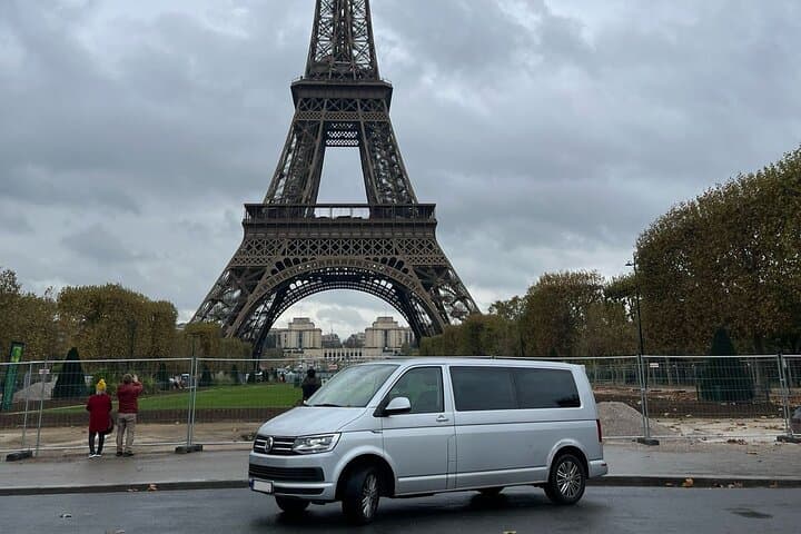 Paris City Highlights Minivan Tour: Arc de Triomphe, Champs-Élysées & Louvre in 2–3 Hours photo 5