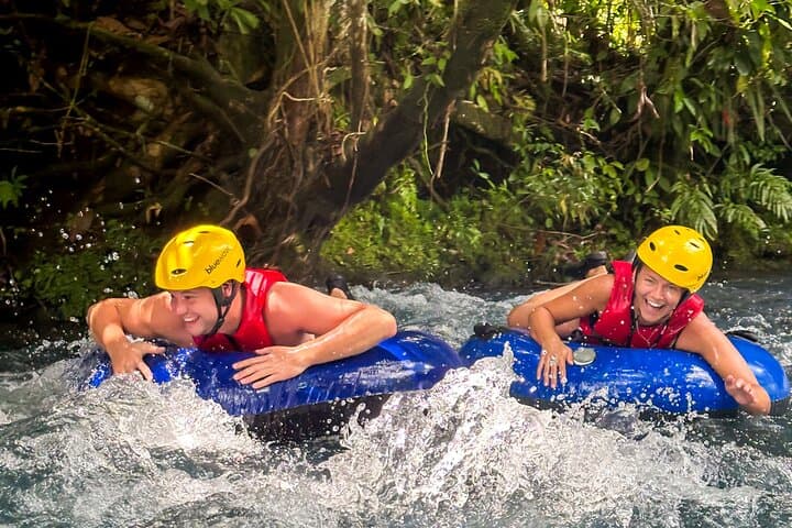 Tubing Río Celeste: Guided 4 km Tubing Adventure with Natural Pools and Fresh Fruit photo 4