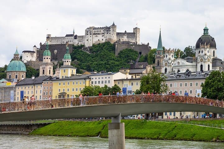 Day Trip from Vienna: Private Guided Tour to Hallstatt and Salzburg photo 2