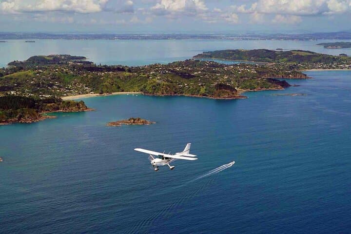 Waiheke Island Scenic Flight — 30-Minute Coastal & Vineyard Air Tour photo 2