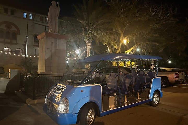 Private Nights of Lights Tour — St. Augustine Historic District Holiday Golf Cart Experience photo 3