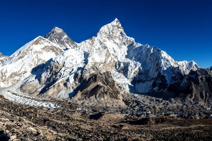 12-Day Everest Base Camp Trek: Lukla to Kala Patthar Trekking Guide photo 2