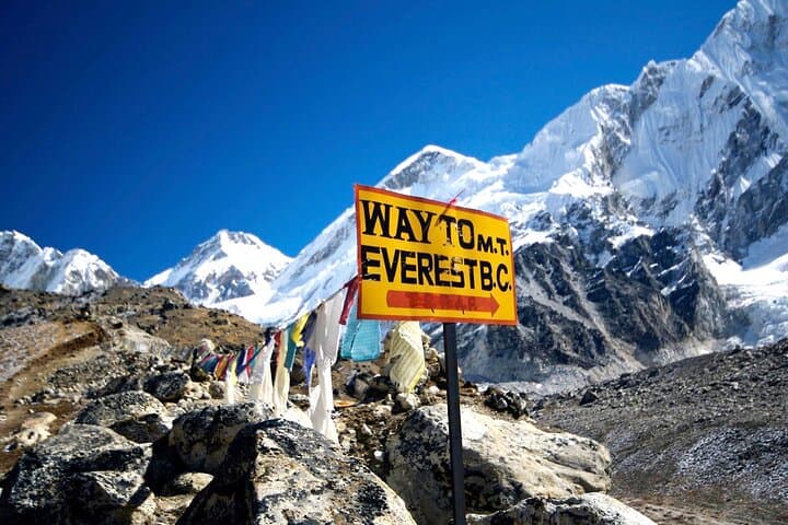 12-Day Everest Base Camp Trek: Lukla to Kala Patthar Trekking Guide photo 3