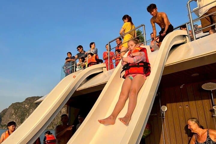 Lan Ha Bay Sunset Cruise from Cat Ba: Luxury Sunset, Kayaks & Jacuzzi photo 6