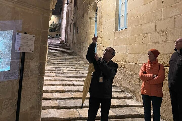 Birgu (Vittoriosa) Ghost & Crime Walking Tour — Evening History Walk in Malta