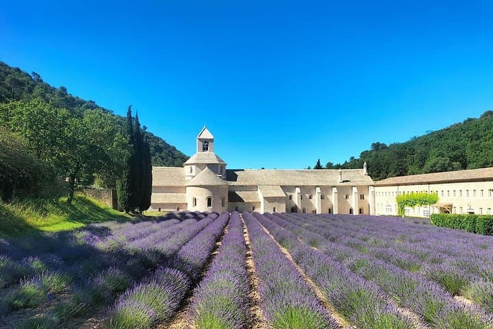Pearls of Luberon: Day Trip to Gordes, Roussillon & Sénanque Abbey photo 1