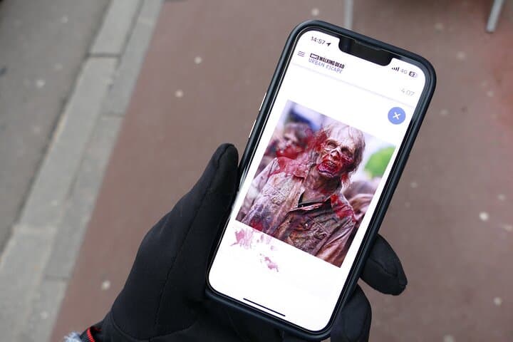Survive The Walking Dead Outdoor Escape Game in Amiens — Urban Night Adventure photo 4