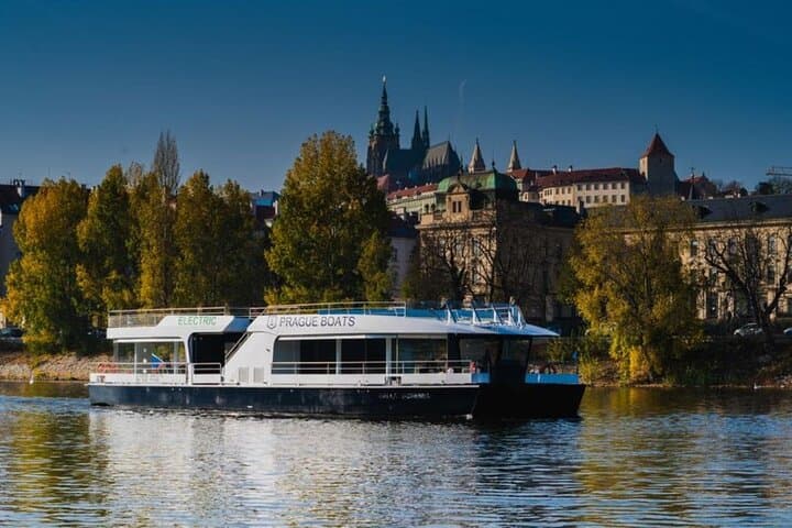 Hop-On Hop-Off Prague: Castle Tour, River Cruise & HOHO Bus photo 5