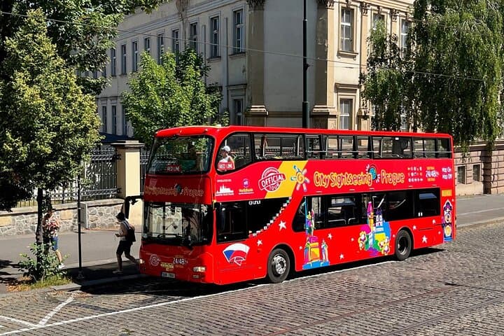 Hop-On Hop-Off Prague: Castle Tour, River Cruise & HOHO Bus