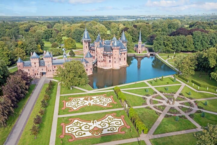 Private transfer Amsterdam to Kinderdijk with 2-hour stop at De Haar Castle photo 6