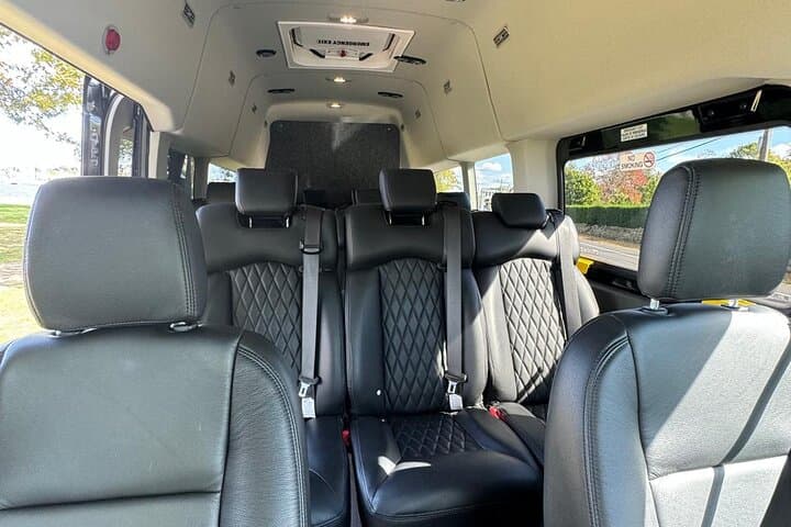 Newport Luxury Van Tour with The Breakers Mansion Admission photo 5