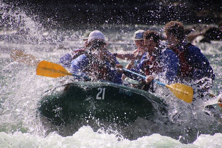 Rafting Athabasca River Mile 5 — Jasper Class II Morning Trip photo 3