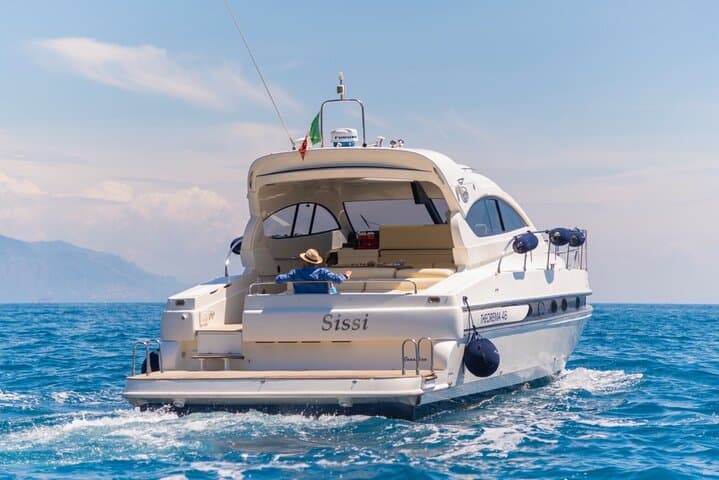 Private Capri Yacht Tour from Sorrento — Full-Day Cruise to Faraglioni & Sea Caves photo 2