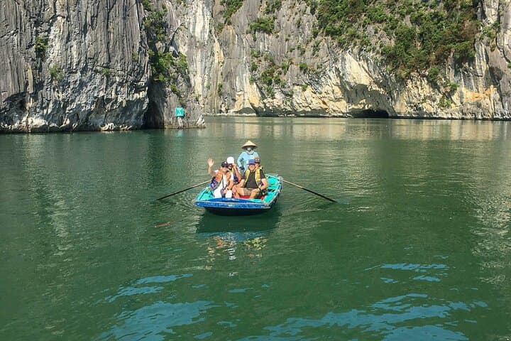 Full-Day Ha Long Bay Cruise from Hanoi: Caves, Islets & Floating Villages photo 4