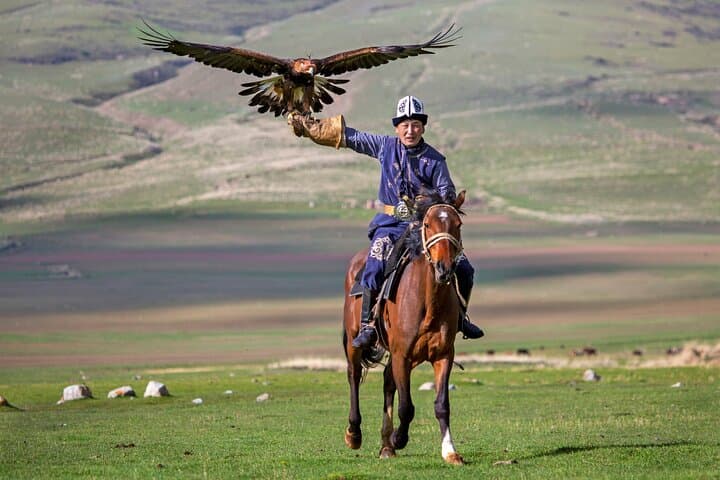 2-Day South Coast Issyk-Kul Escape: Yurts, Canyons & Eagle Hunting