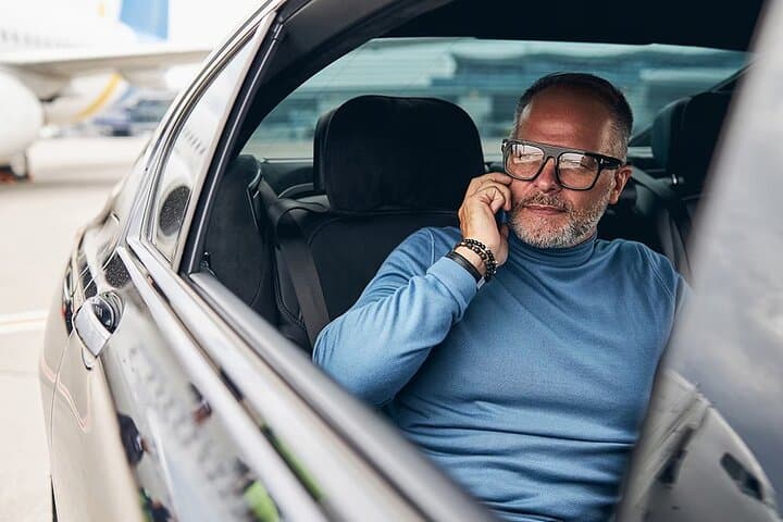 Private Airport Transfer in Dubai: Seamless Luxury Pickup and Drop-Off photo 2