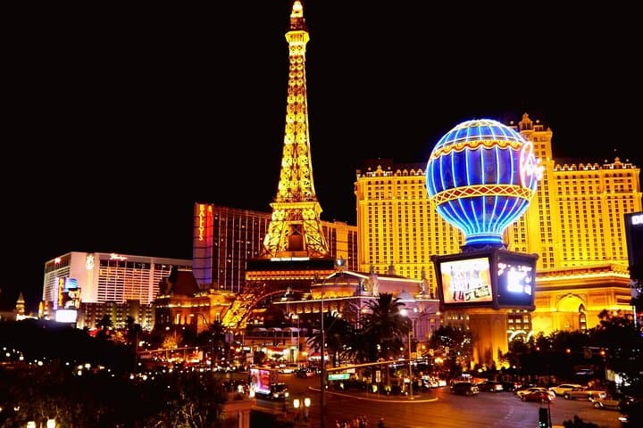 Private Downtown Las Vegas Sightseeing Tour: Strip, Bellagio Fountains & Fremont in One Day photo 6
