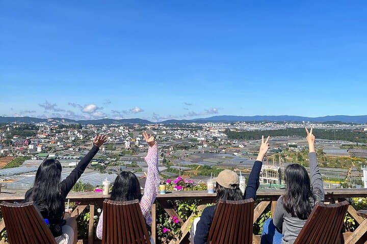 Cloud Hunting at Cau Dat: Da Lat Sunrise, Tea Hills & Strawberry Picking photo 4
