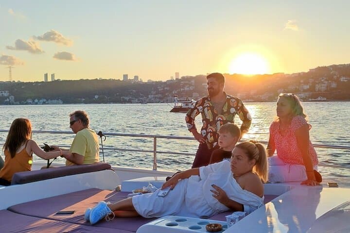 Bosphorus Sunset Cruise Guide: Snacks, Drinks, and Landmark Views photo 3