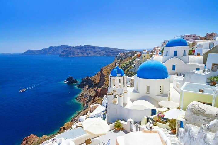 Santorini Caldera Villages Small-Group Tour: Oia, Pyrgos & Imerovigli