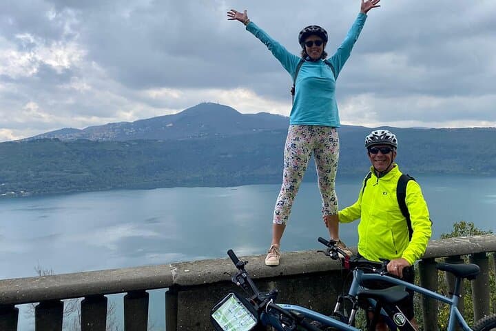Castelli Romani E‑Bike Day Trip from Rome — Train to Lake Albano and Hilltop Villages