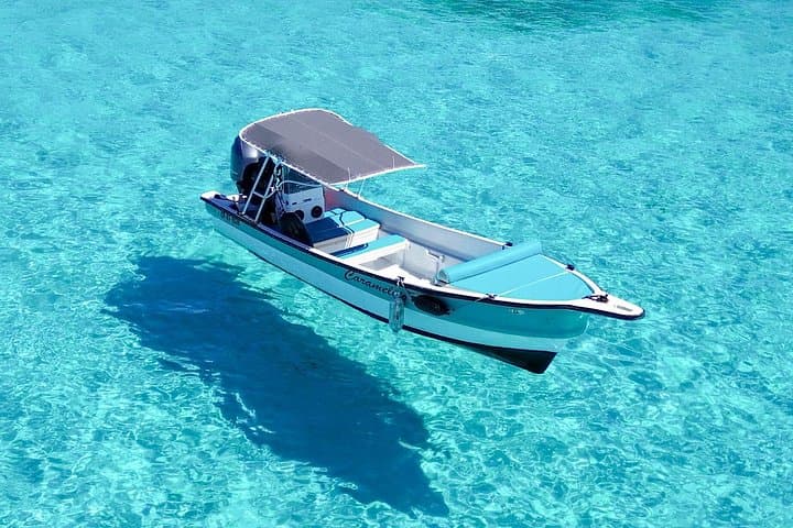 Private Johnny Cay & Aquarium Boat Tour — Sea of Seven Colors, San Andrés