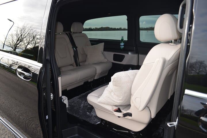 Portsmouth to Heathrow Private Transfer — Reliable One‑Way Minibus Service photo 2