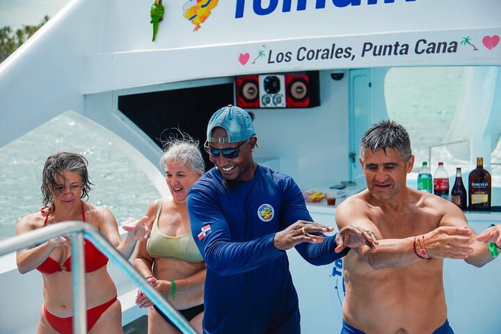 Punta Cana Catamaran Party Cruise: Snorkel, Open Bar & Natural Pool photo 4