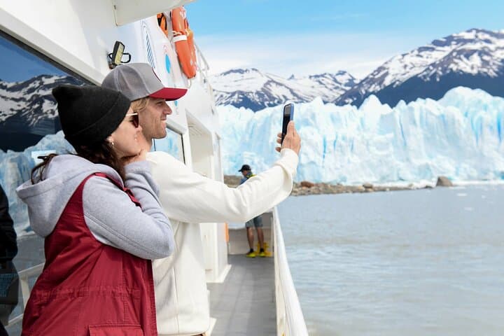 One-Day Perito Moreno Glacier Excursion from Buenos Aires: Flights, Boat & Walkways photo 3