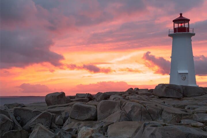 Halifax Private Full-Day: Peggy's Cove, Lunenburg & Mahone Bay Highlights photo 5