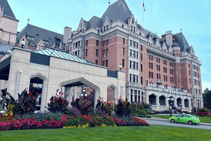 4-Hour Victoria Highlights: Inner Harbour, Empress & Chinatown Walk photo 4