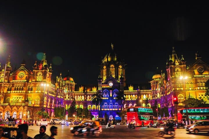 Discover Mumbai's Nighttime Charm: An Evening of Urban Wonders photo 1