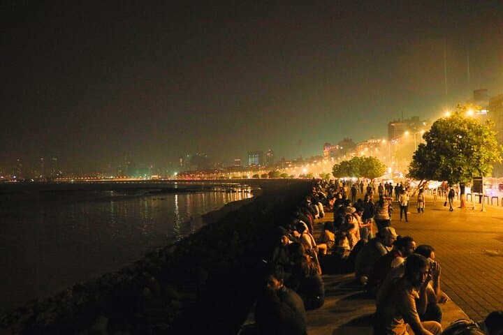 Discover Mumbai's Nighttime Charm: An Evening of Urban Wonders photo 2