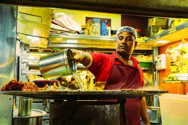 Discover Mumbai's Nighttime Charm: An Evening of Urban Wonders photo 3