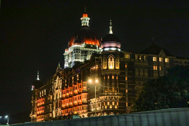 Discover Mumbai's Nighttime Charm: An Evening of Urban Wonders photo 4