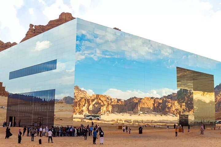 Private AlUla Tour: Elephant Rock, Old Town & Hidden Gems photo 4