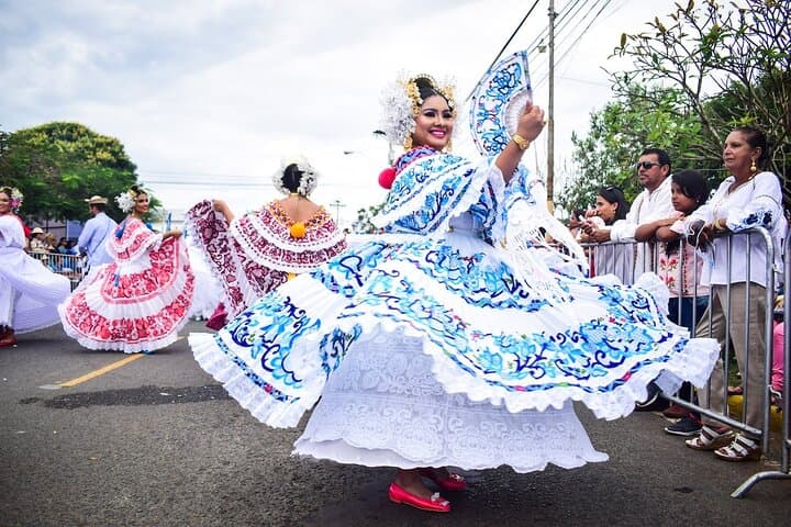 Casco Viejo Walking Tour with Lunch — Panama City Historic Old Town Experience photo 4