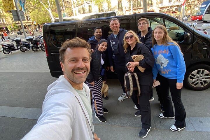 Barcelona Private Car Tour: Hidden Gems & Iconic Landmarks