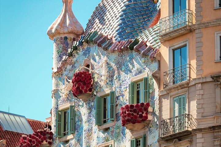 Barcelona Private Car Tour: Hidden Gems & Iconic Landmarks photo 3